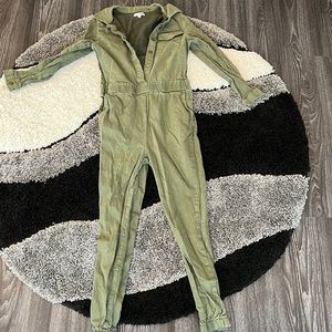 Utility style jumpsuit. Size medium. Stretchy waist band. Pockets.